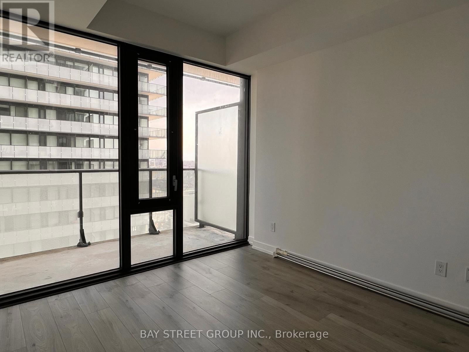 2707 - 161 ROEHAMPTON AVENUE Image 7