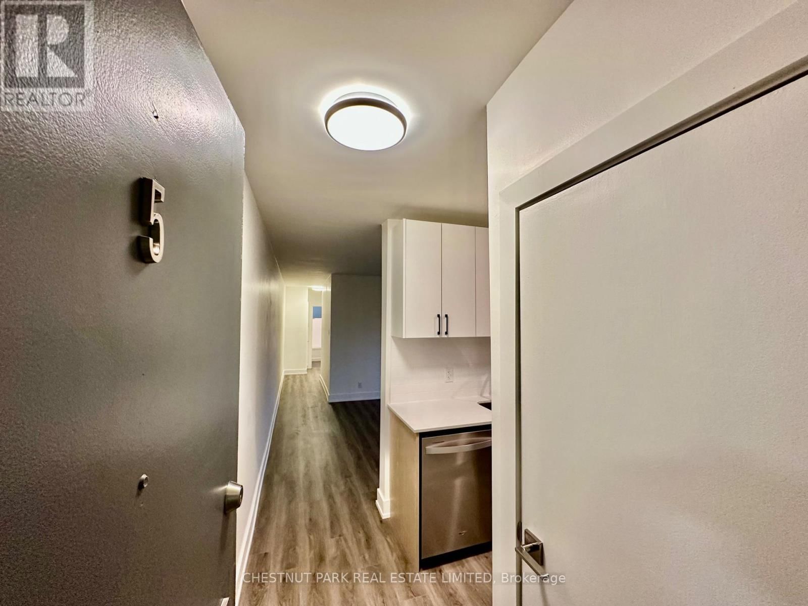 5 - 1 WINGREEN COURT Image 2