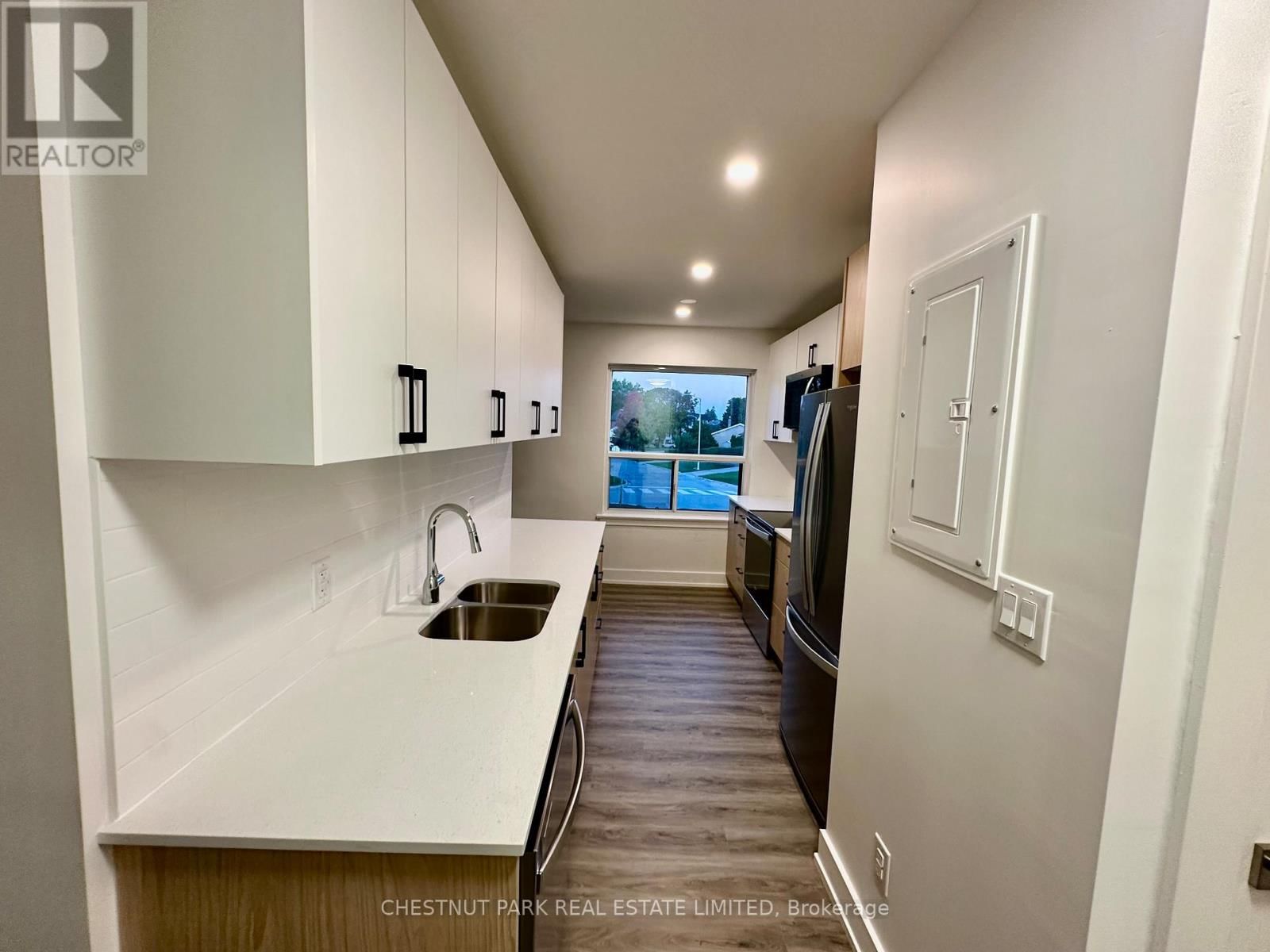 5 - 1 WINGREEN COURT Image 8