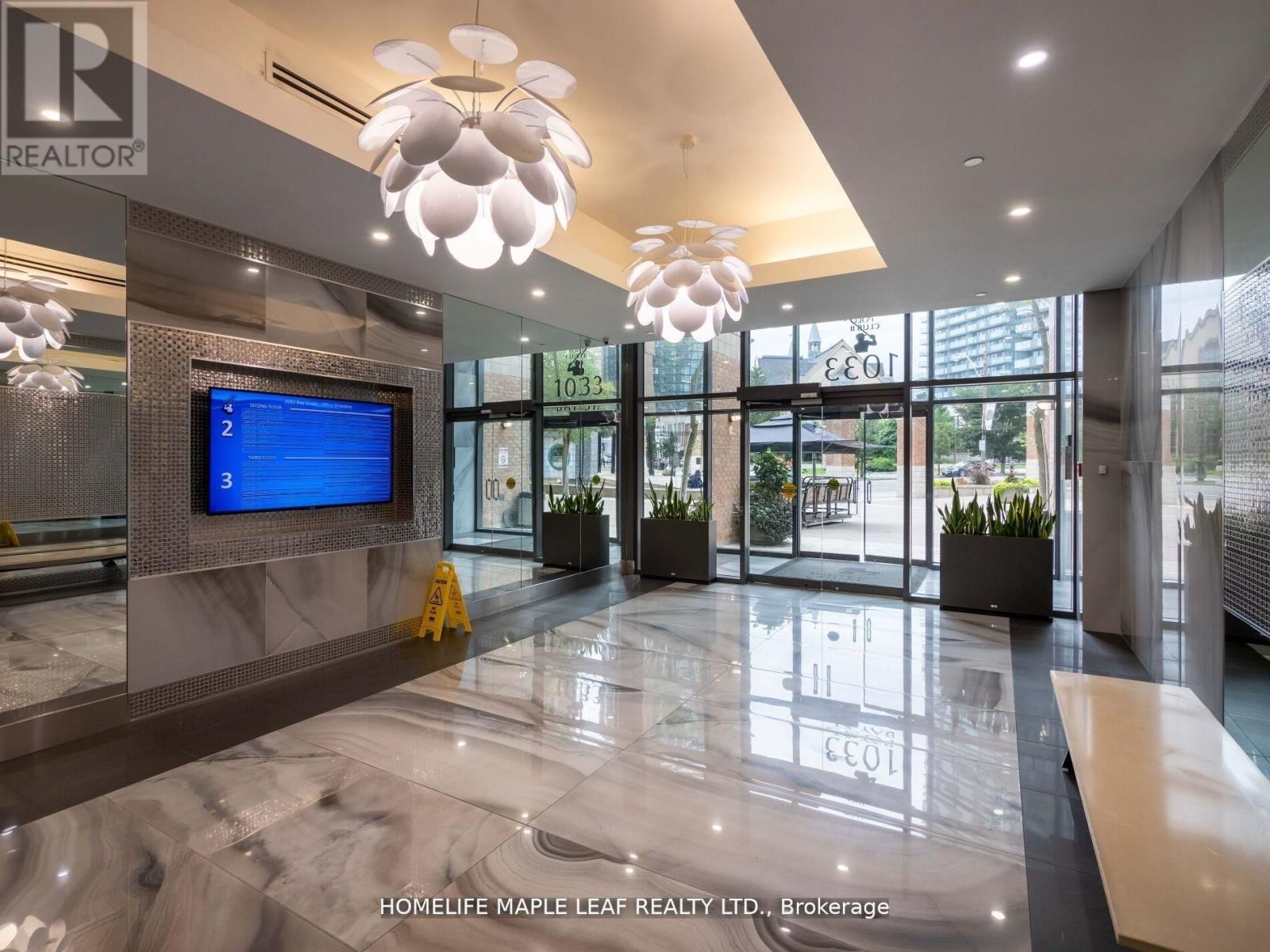 219 - 1033 BAY STREET Image 5