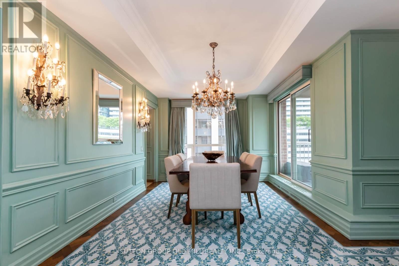 700 - 38 AVENUE ROAD Image 13