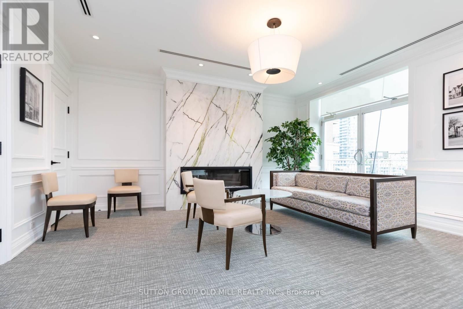 700 - 38 AVENUE ROAD Image 40