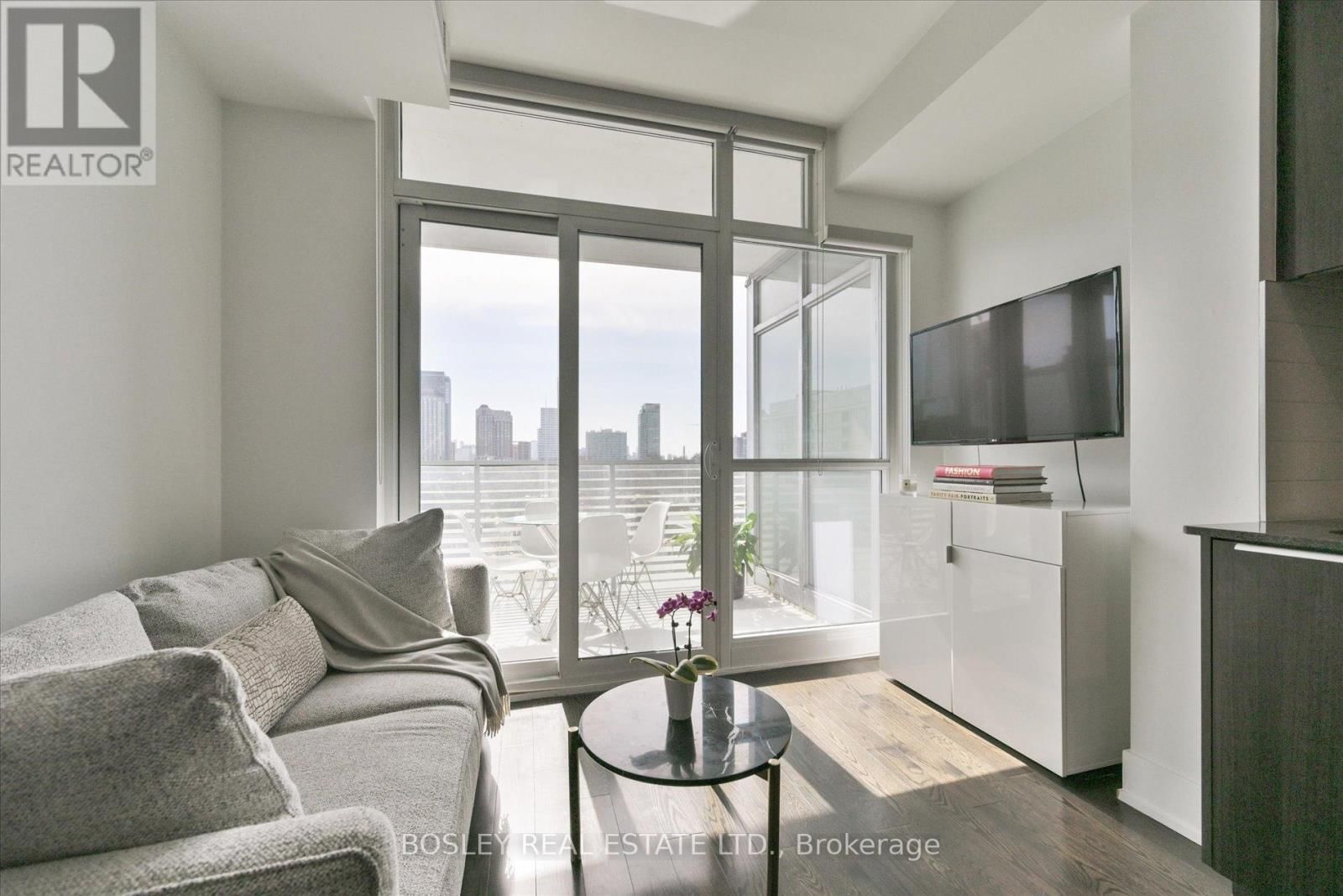 703 - 170 AVENUE ROAD Image 11