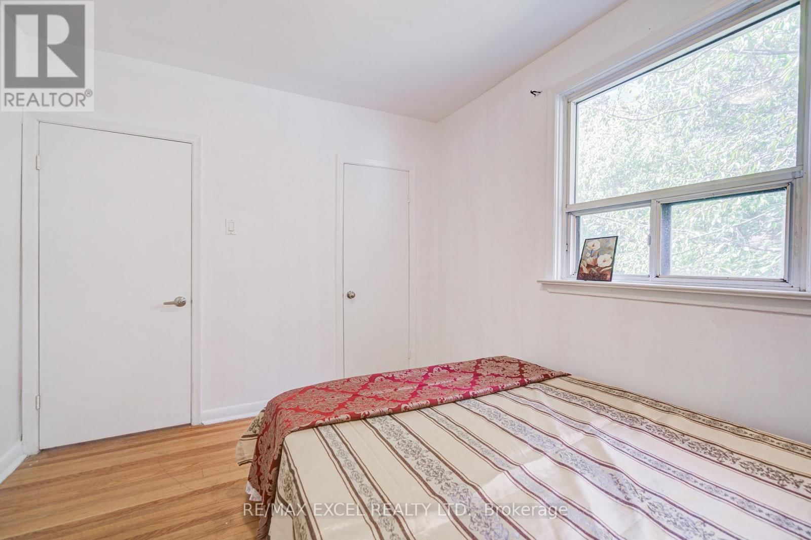 334 MOORE PARK AVENUE Image 33