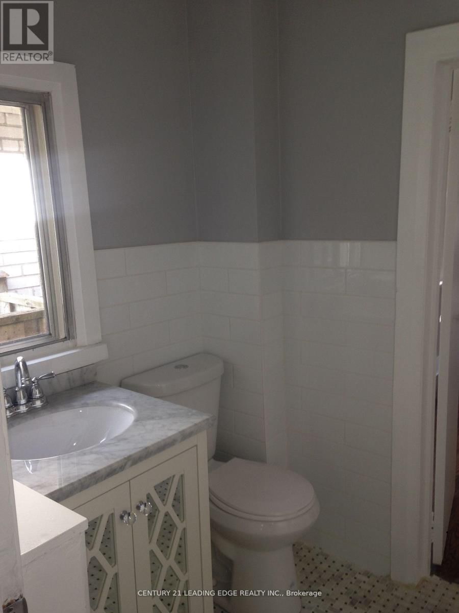 360A LAWRENCE AVENUE WEST Image 10