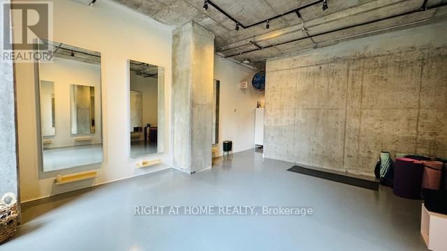 210 - 334 ADELAIDE STREET WEST Image 6