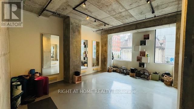 210 - 334 ADELAIDE STREET WEST Image 7