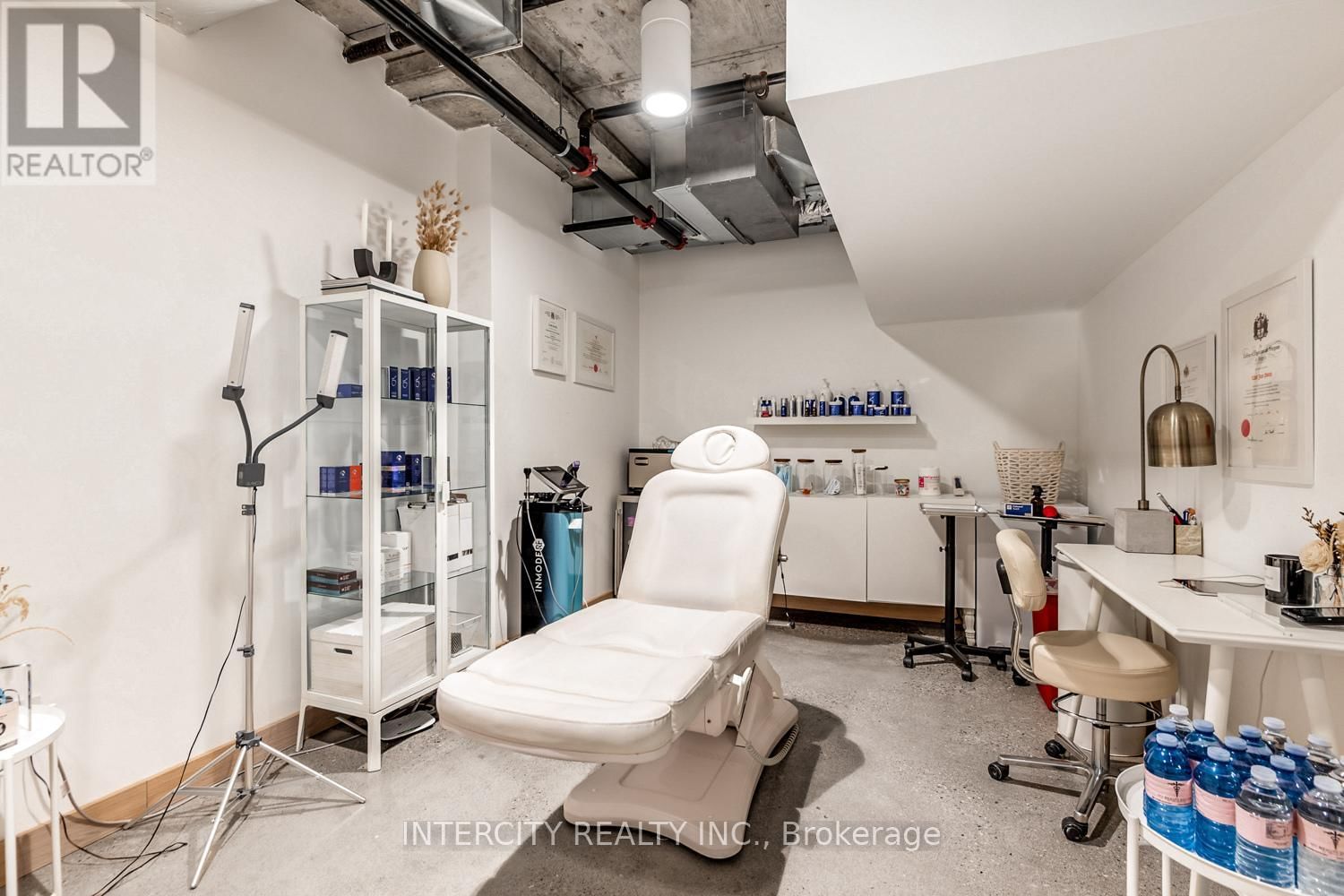 102 - 277 DAVENPORT ROAD Image 23