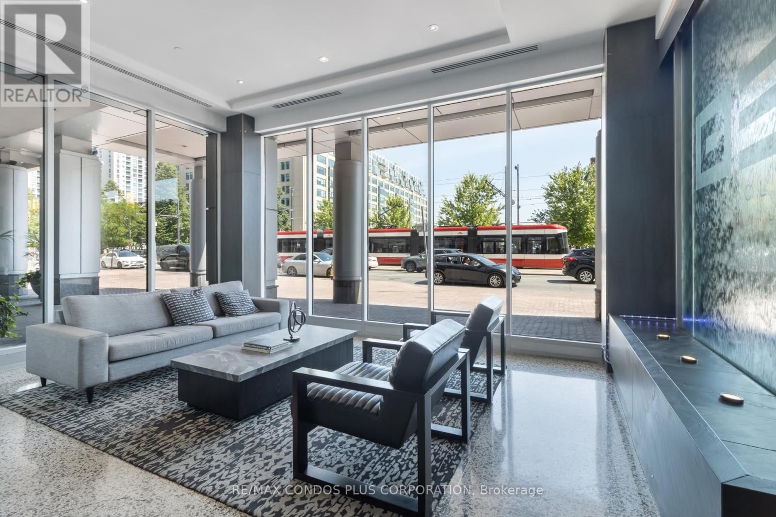 2611 - 218 QUEENS QUAY WEST Image 6