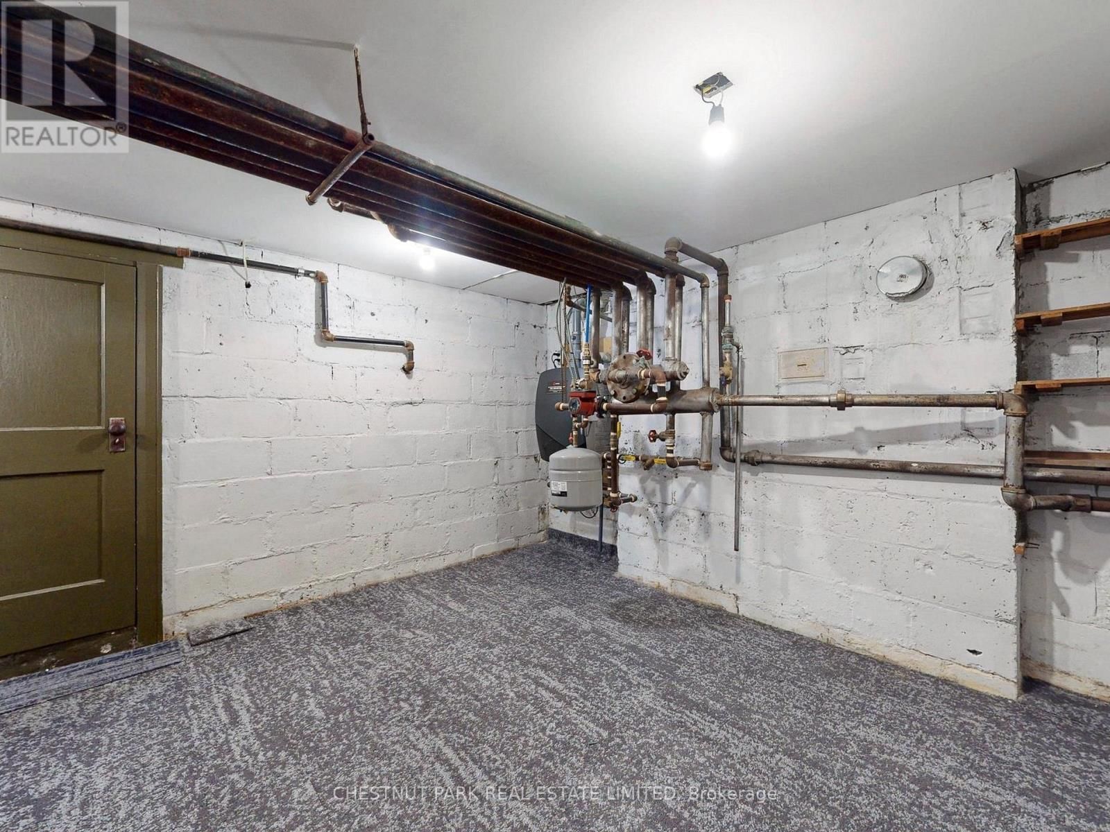 114 COLIN AVENUE Image 43