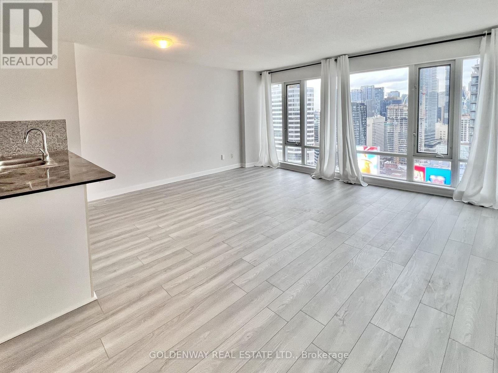 3513 - 210 VICTORIA STREET Image 9