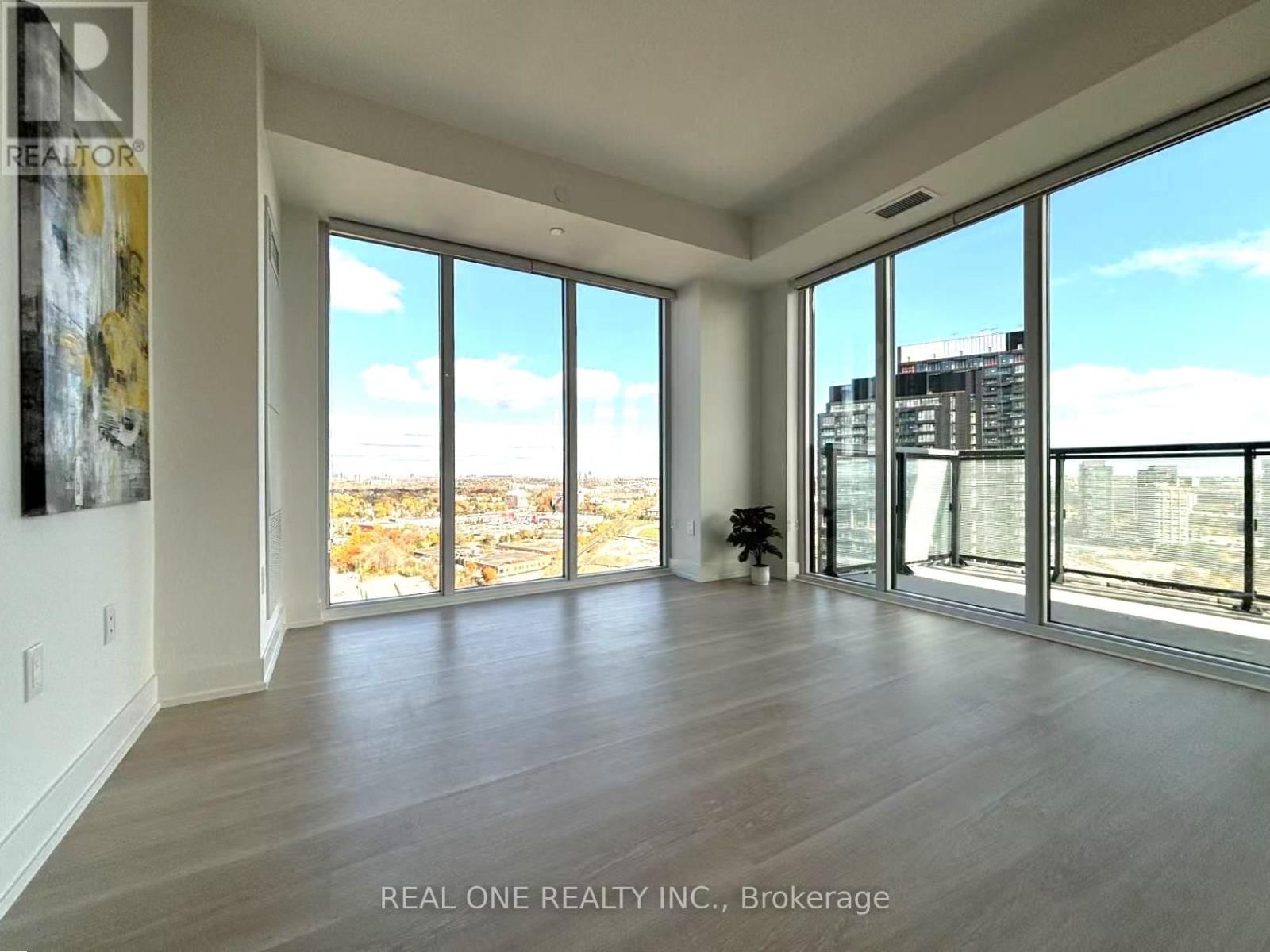 2704 - 30 INN ON THE PARK DRIVE Image 23