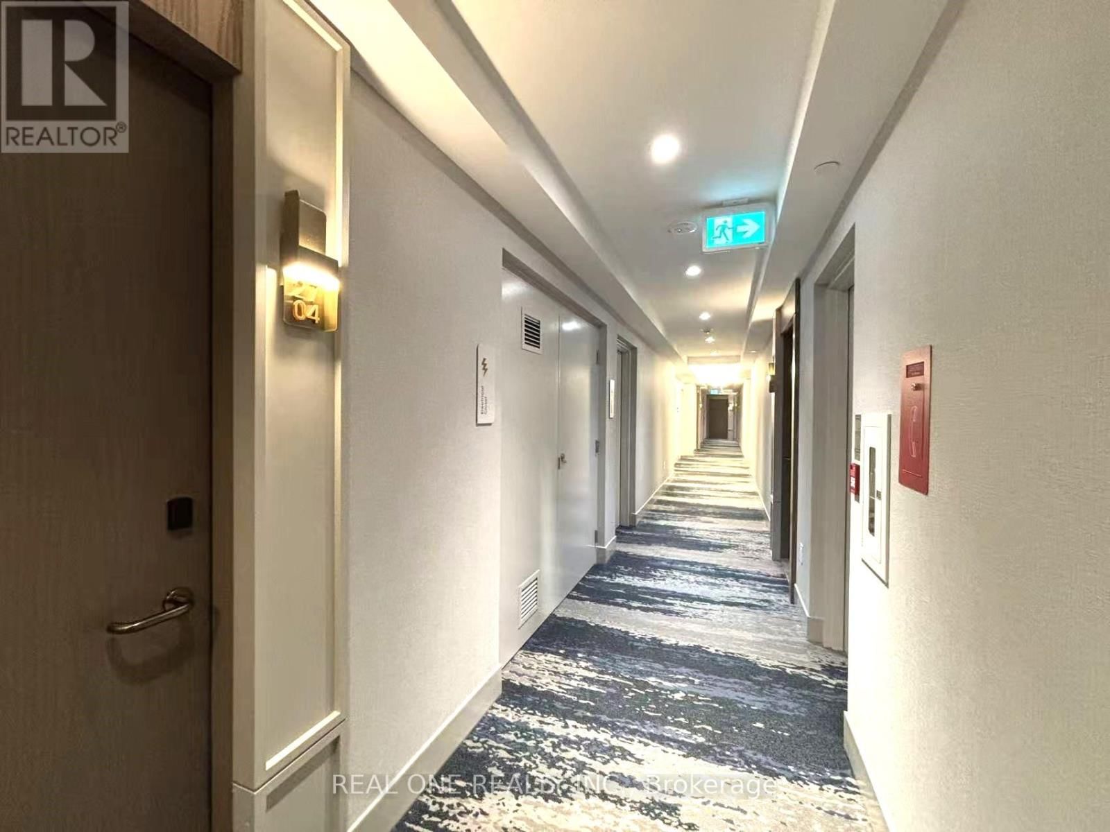 2704 - 30 INN ON THE PARK DRIVE Image 33