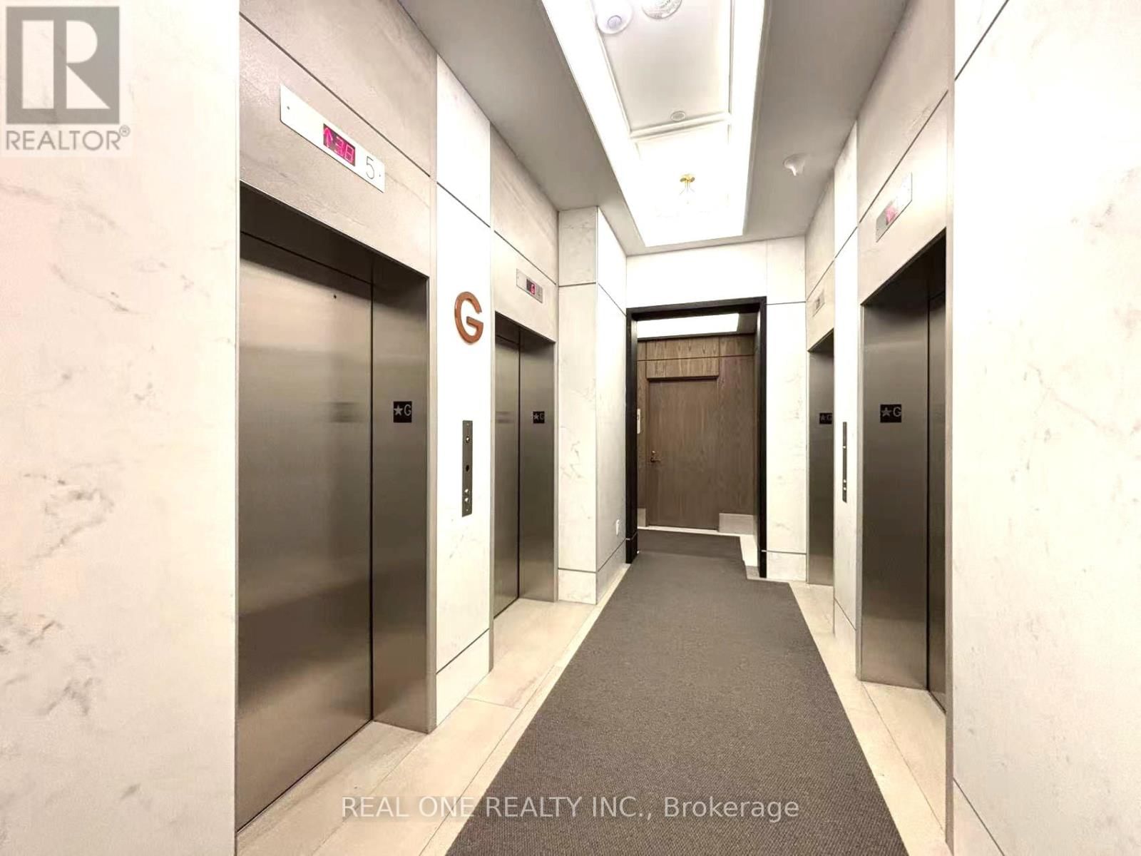 2704 - 30 INN ON THE PARK DRIVE Image 34