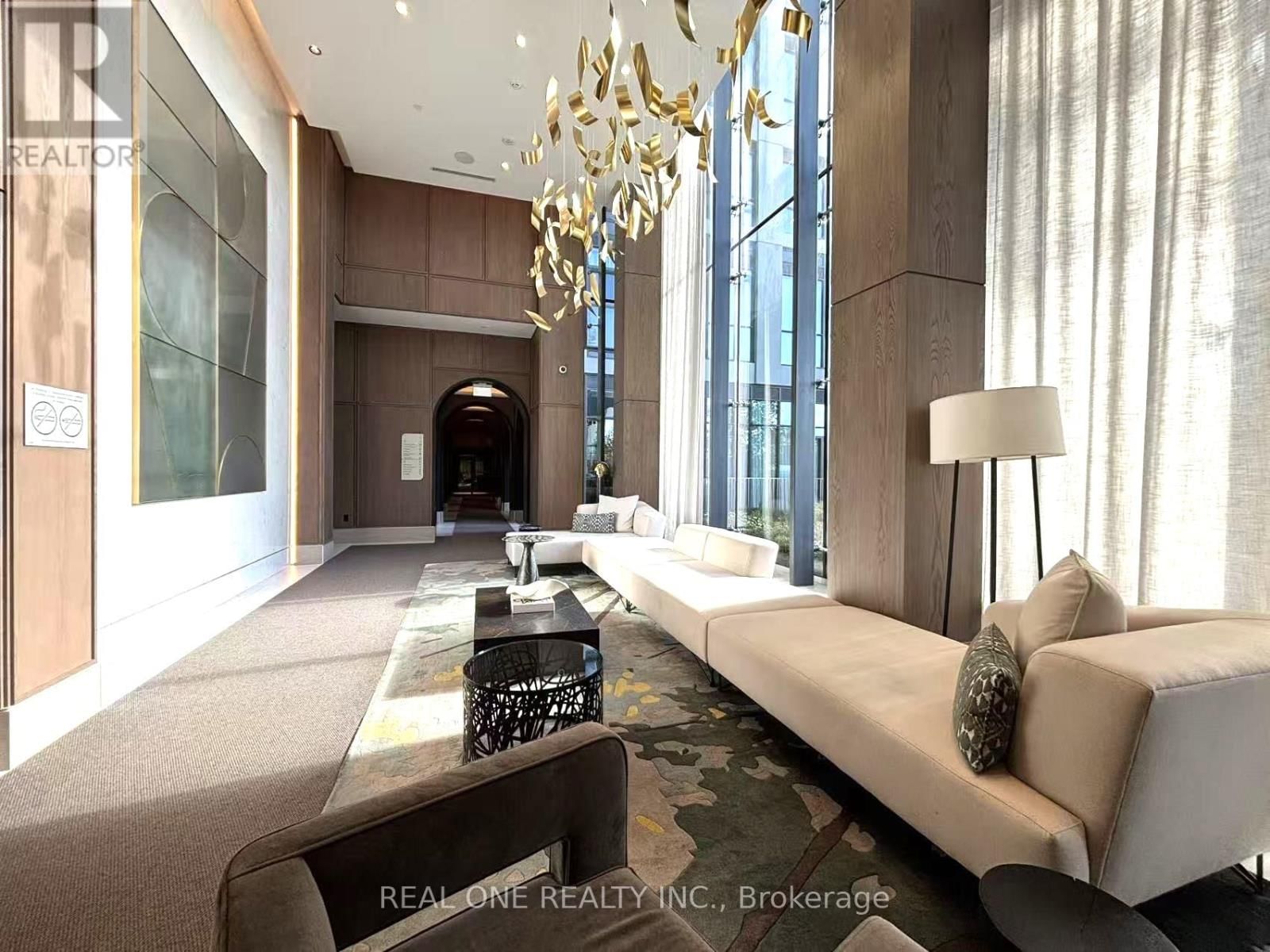 2704 - 30 INN ON THE PARK DRIVE Image 38