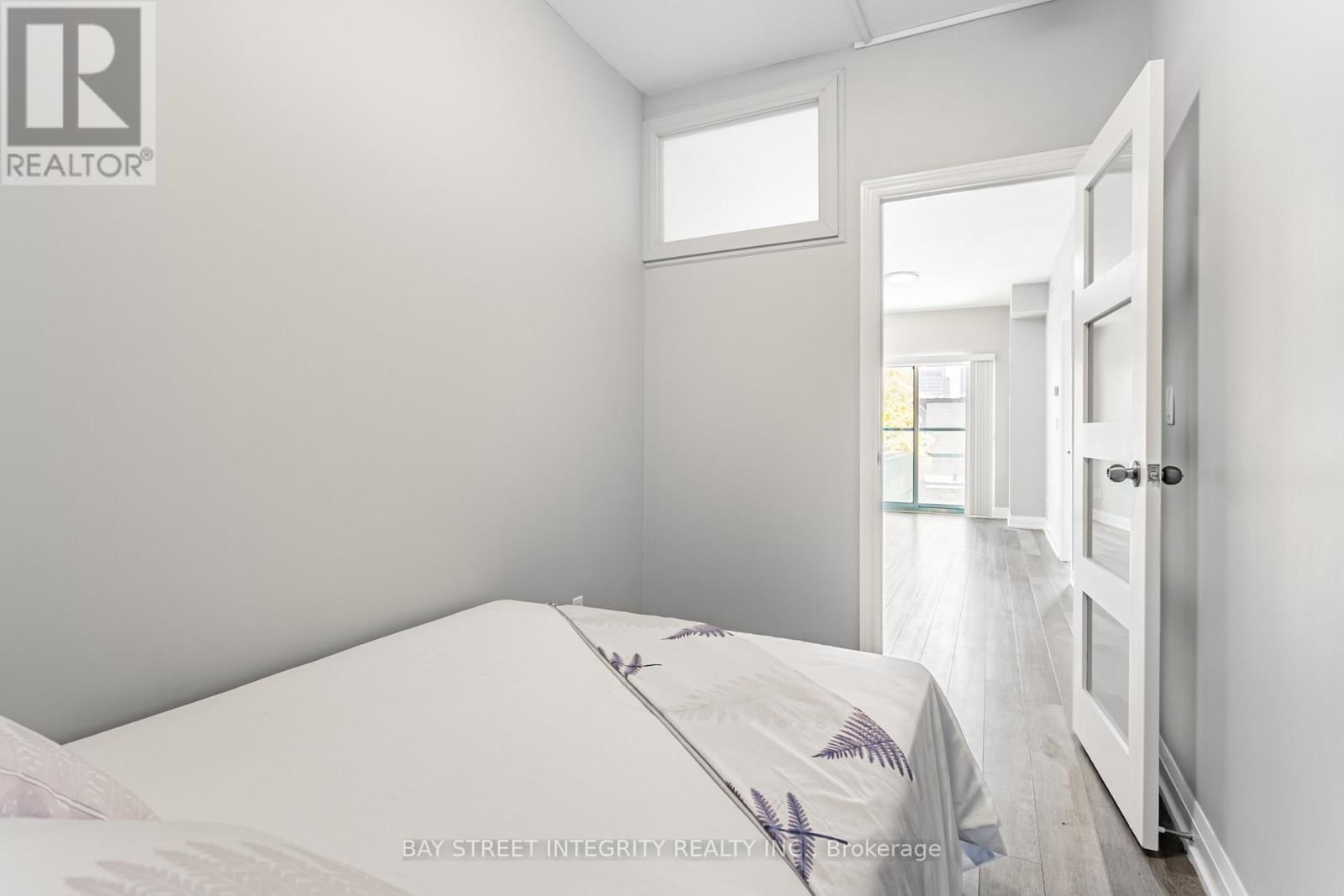 201 - 181 HURON STREET Image 16