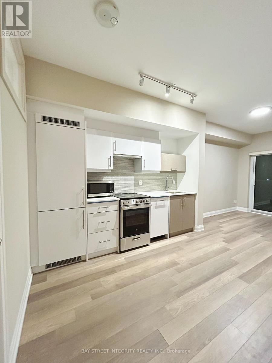 201 - 181 HURON STREET Image 2