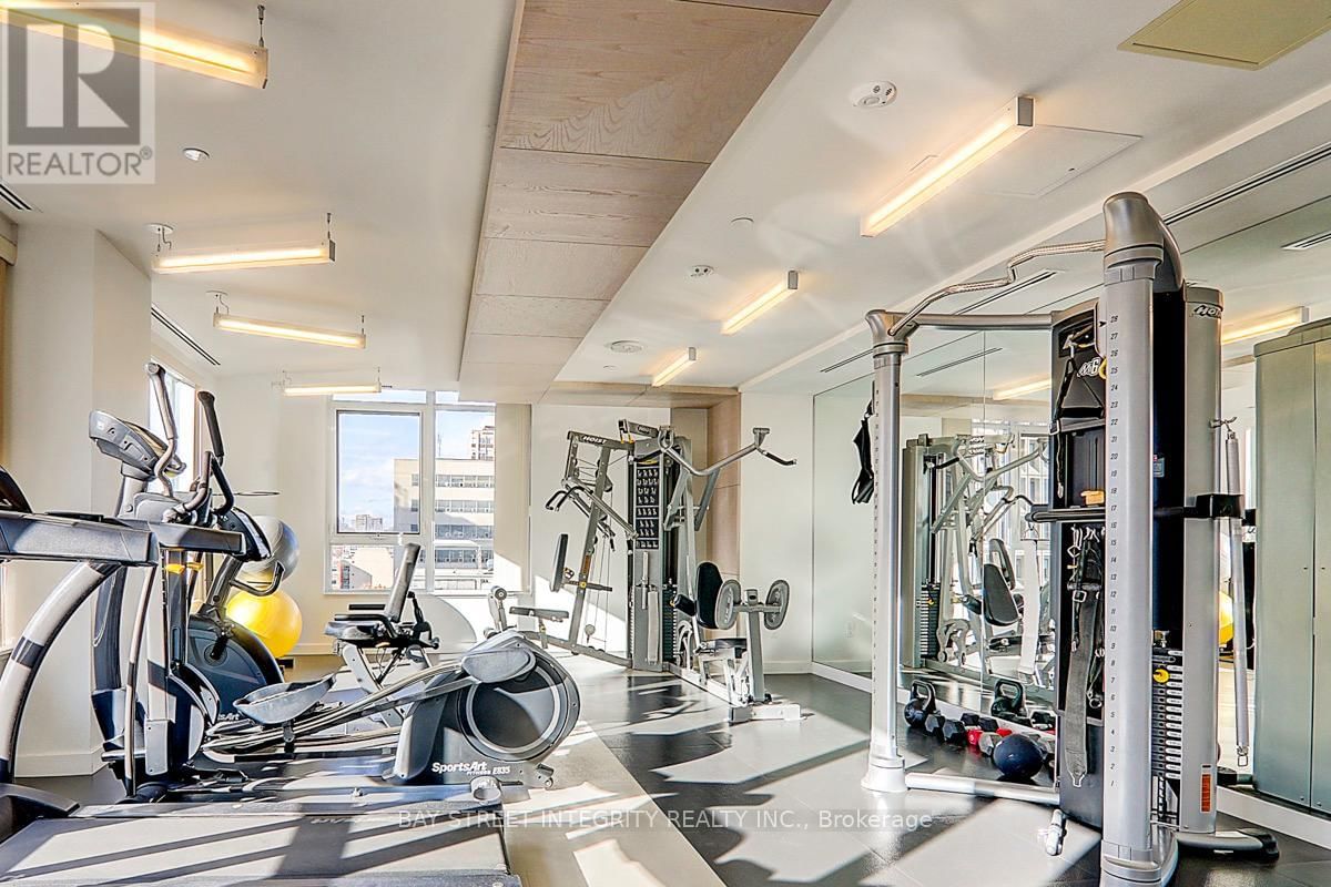 201 - 181 HURON STREET Image 22