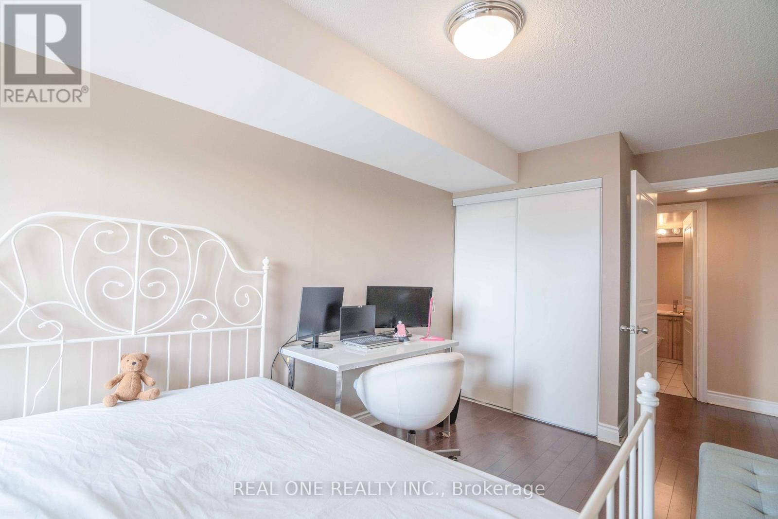 1101 - 5 NORTHTOWN WAY Image 24