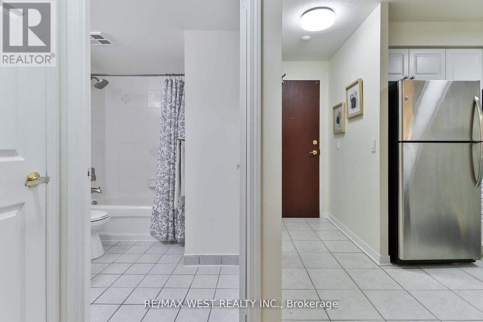 216 - 22 OLIVE AVENUE Image 12