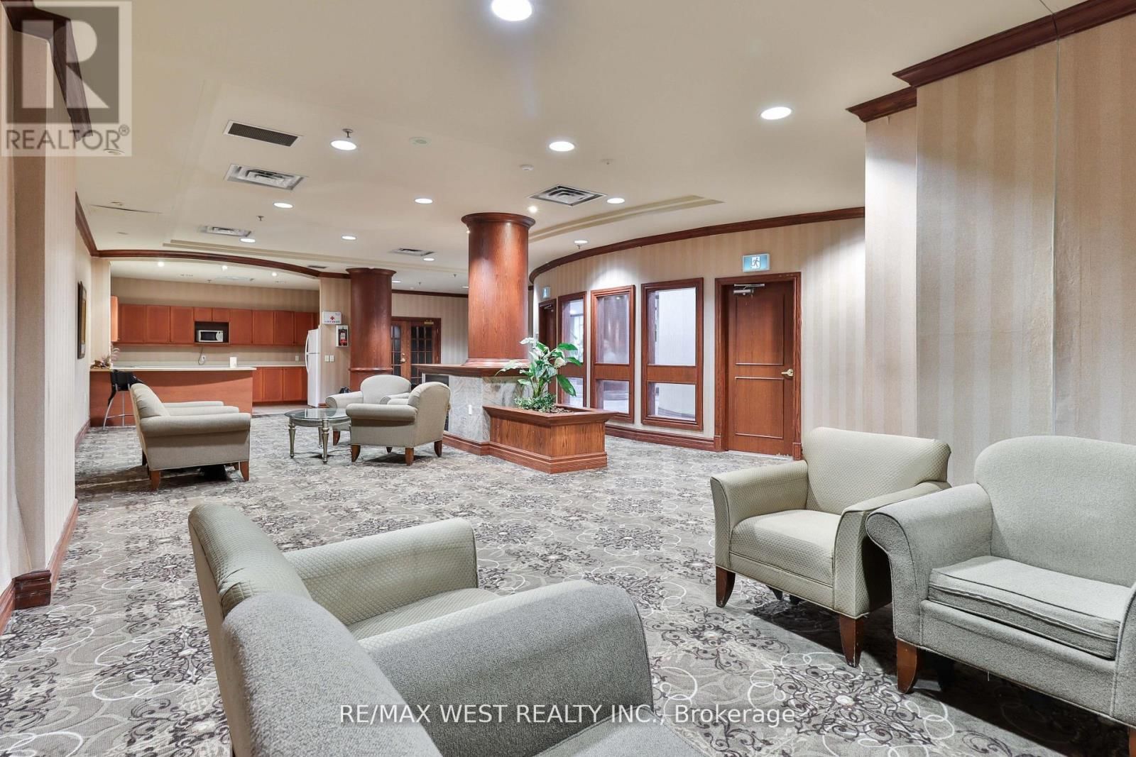 216 - 22 OLIVE AVENUE Image 20