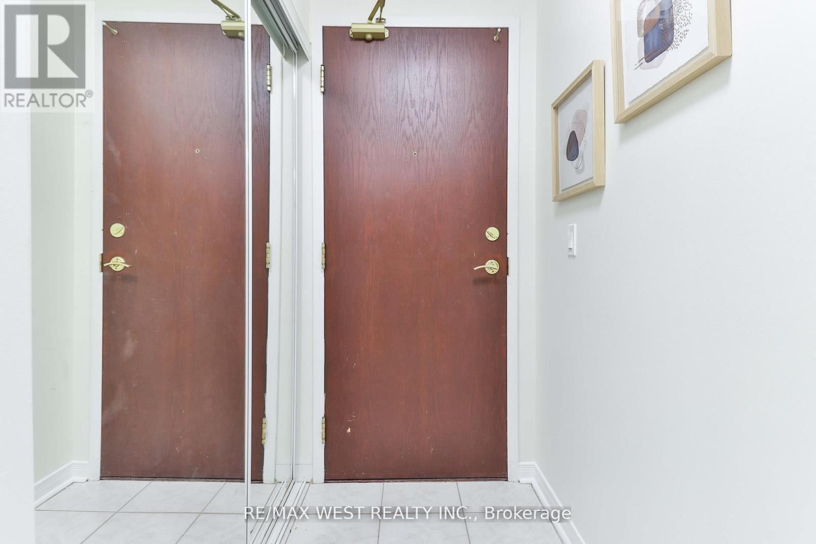 216 - 22 OLIVE AVENUE Image 40