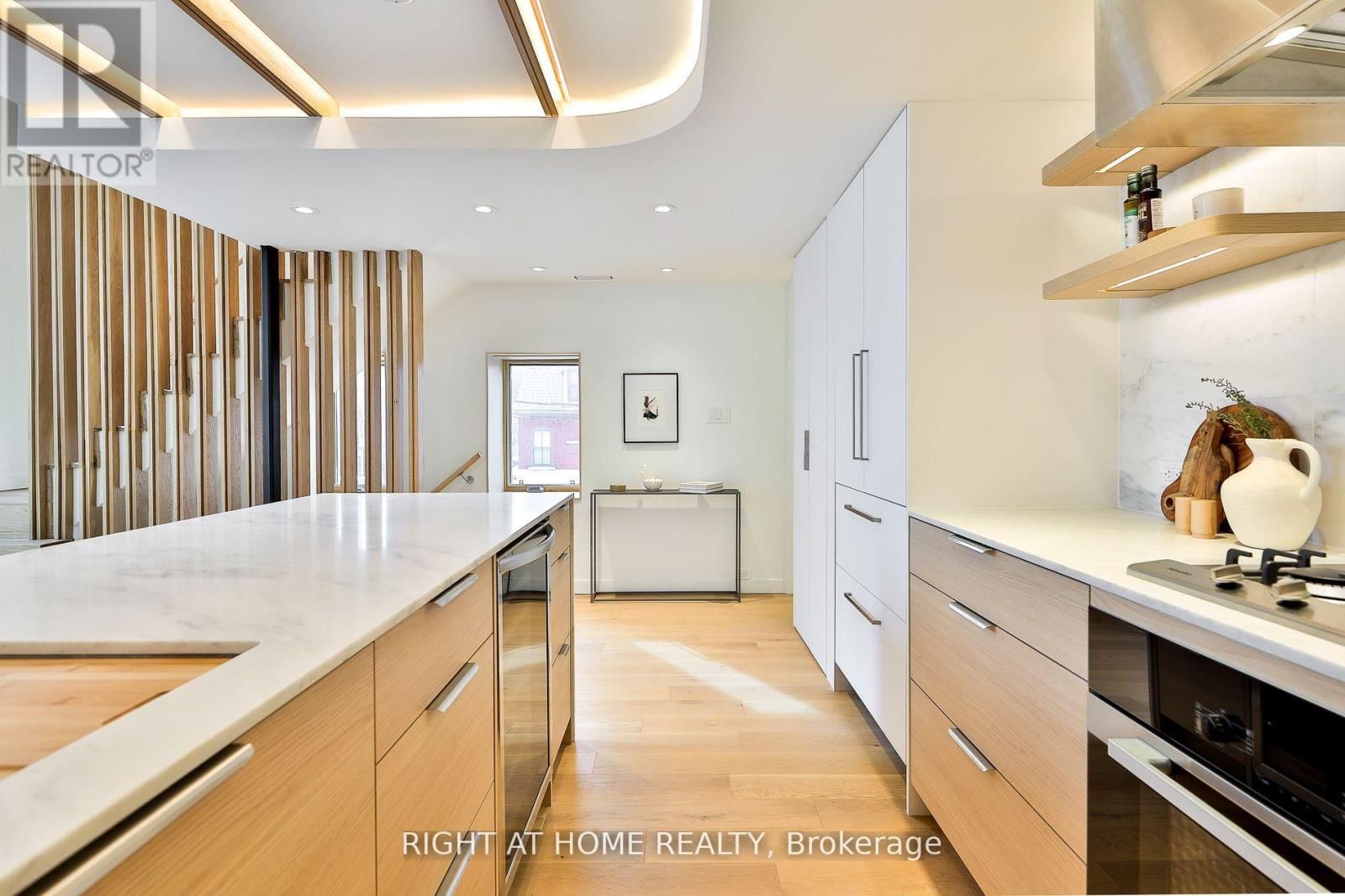 PH 2 - 225 BRUNSWICK AVENUE Image 13