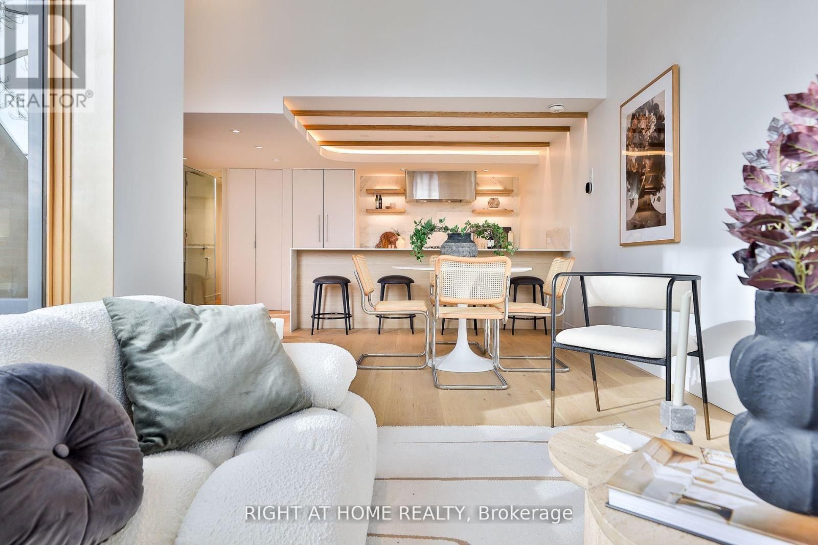 PH 2 - 225 BRUNSWICK AVENUE Image 5