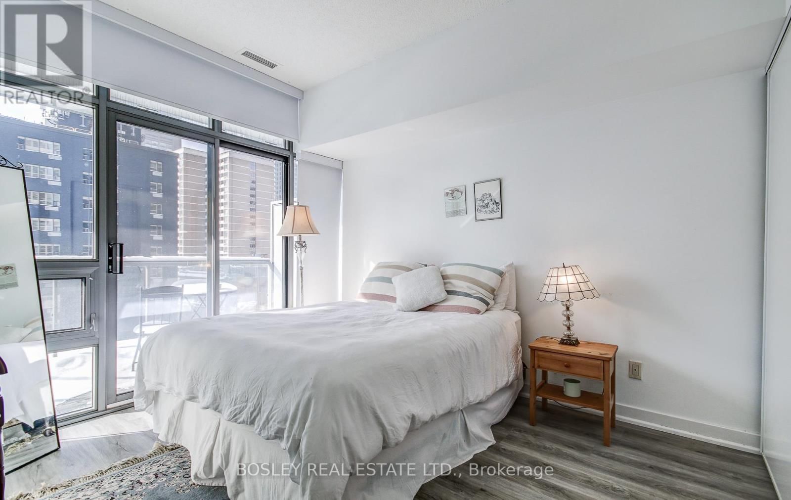 608 - 33 CHARLES STREET EAST Image 38