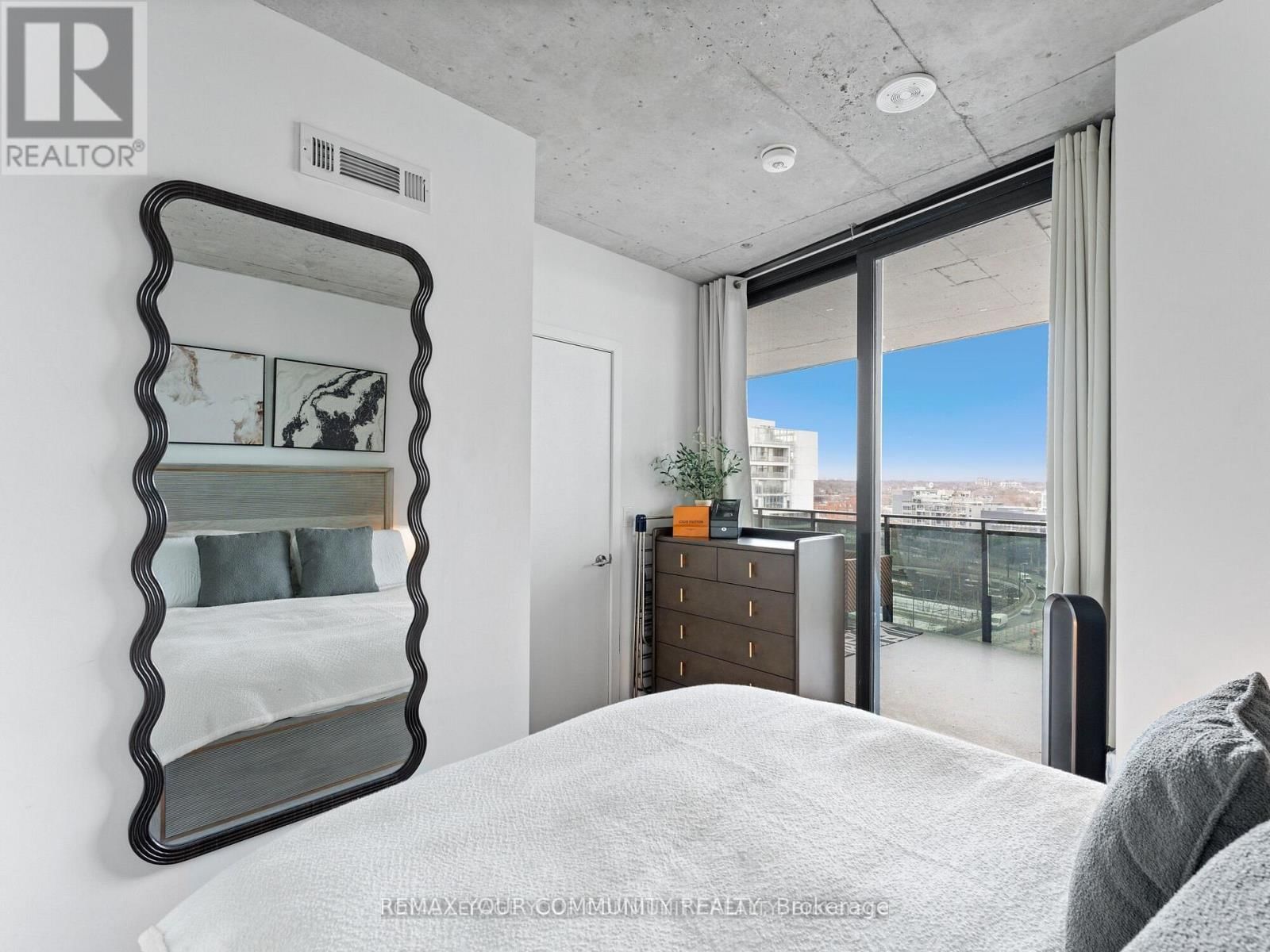 1108 - 21 LAWREN HARRIS SQUARE Image 11