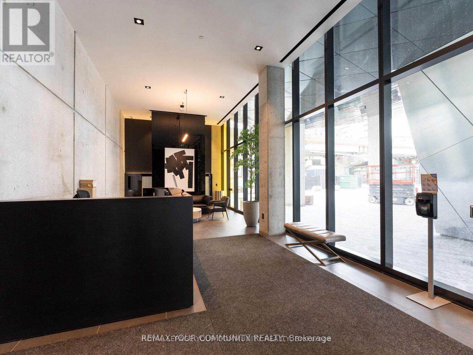 1108 - 21 LAWREN HARRIS SQUARE Image 3