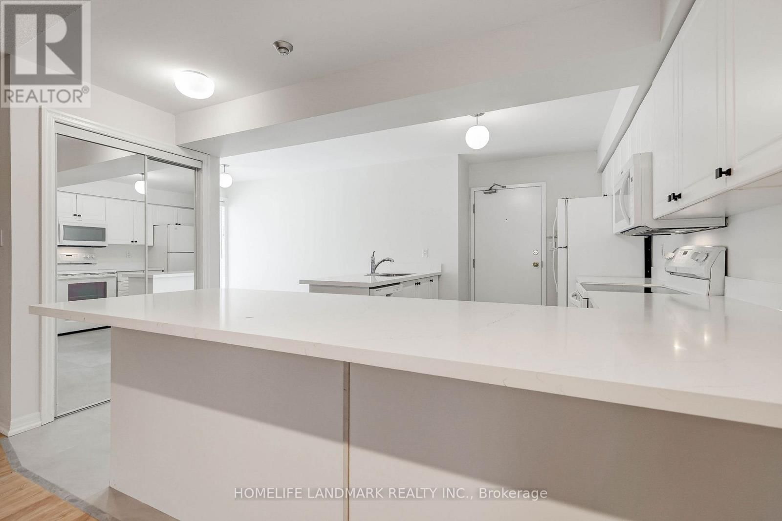 19 - 118 FINCH AVENUE WEST Image 13