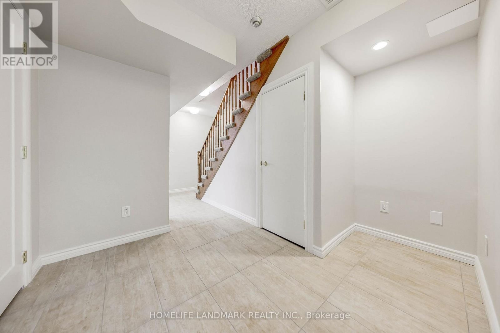 19 - 118 FINCH AVENUE WEST Image 20