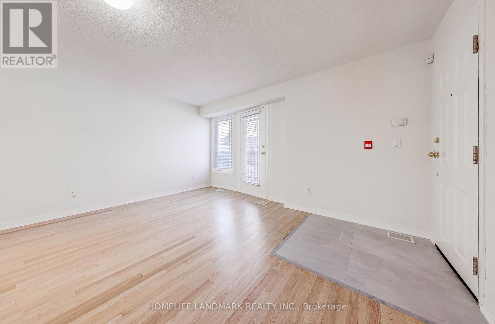 19 - 118 FINCH AVENUE WEST Image 3