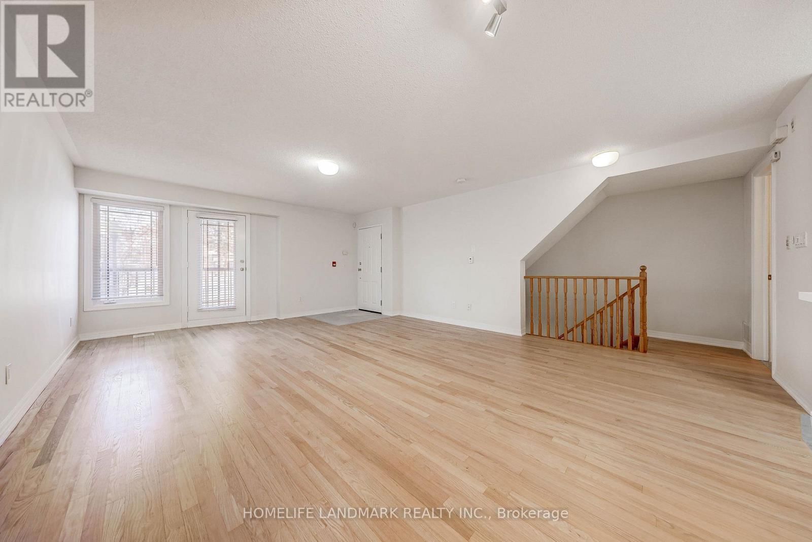 19 - 118 FINCH AVENUE WEST Image 9