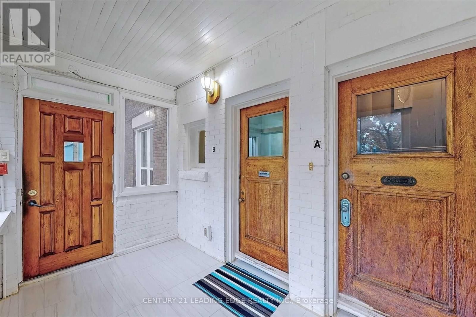 233 BORDEN STREET Image 25