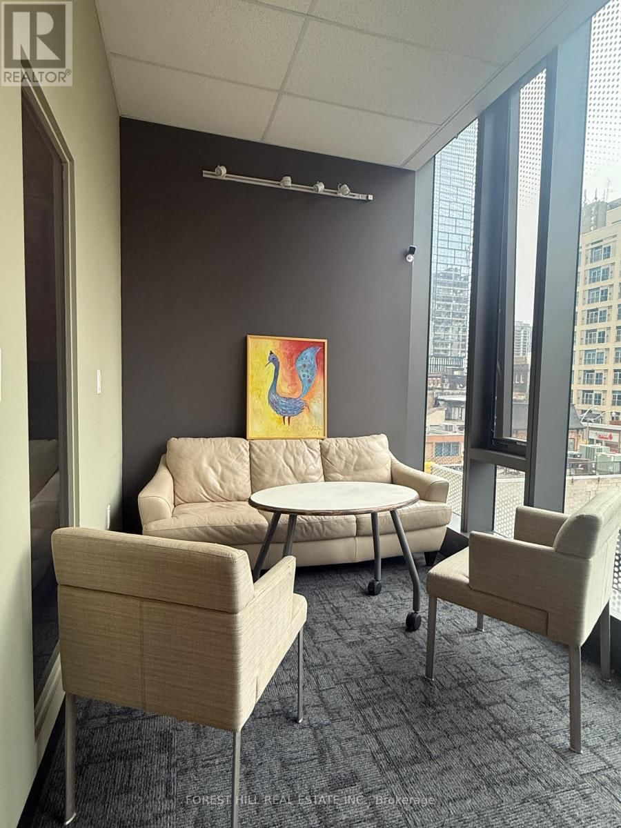 313 - 15 WELLESLEY STREET WEST Image 1