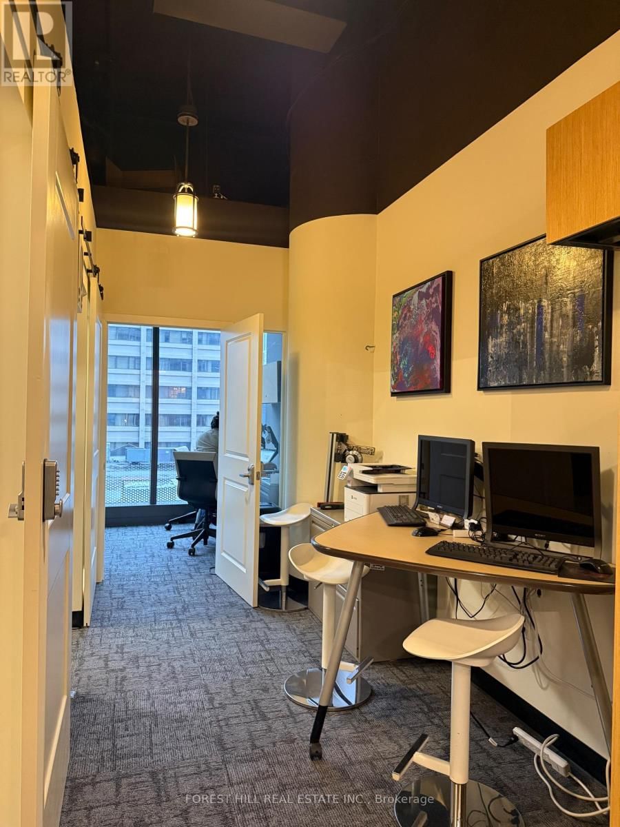 313 - 15 WELLESLEY STREET WEST Image 10