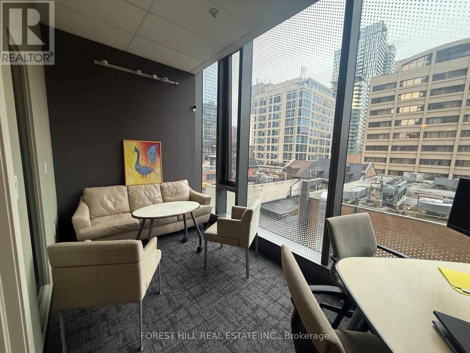 313 - 15 WELLESLEY STREET WEST Image 3