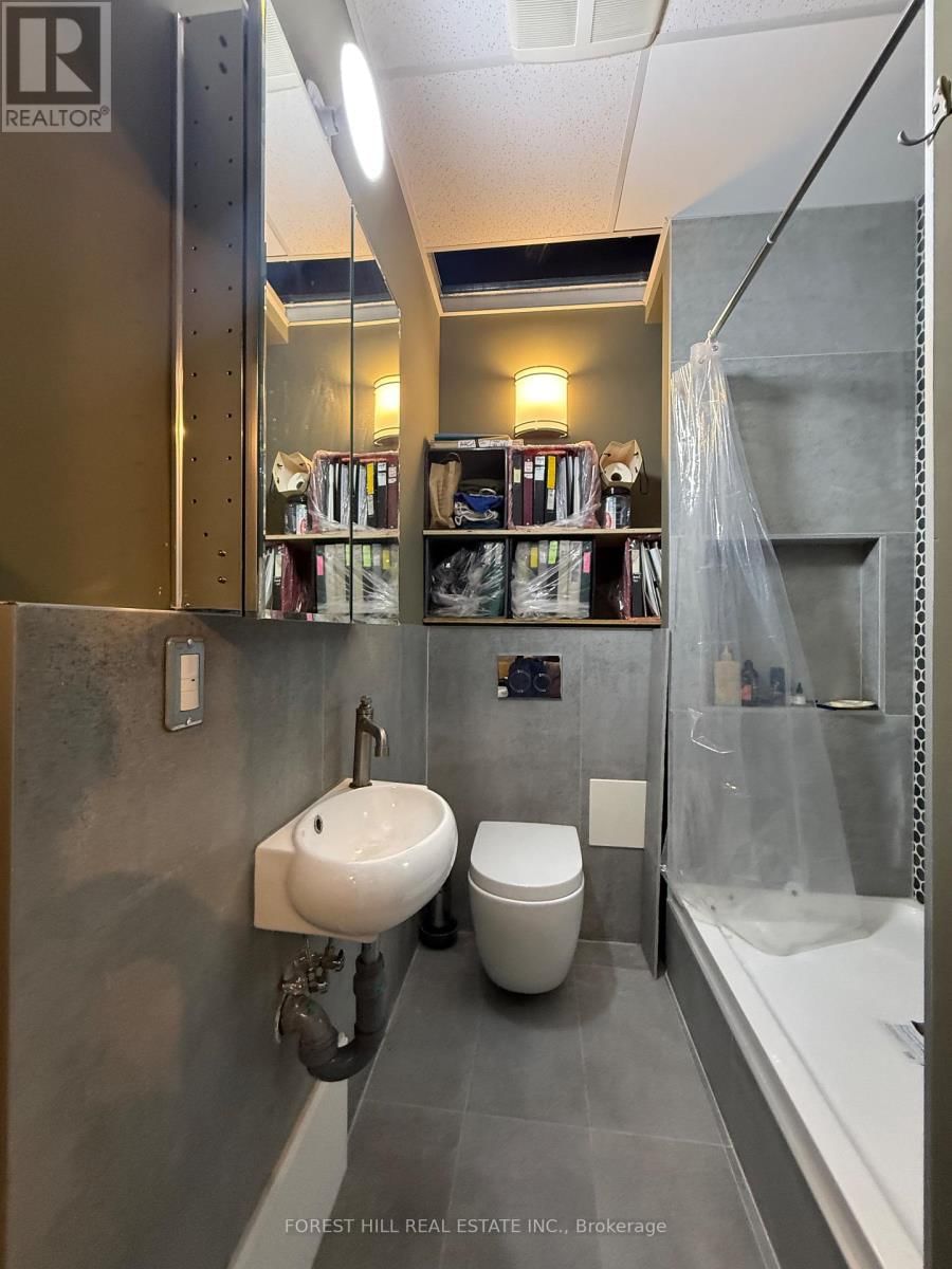 313 - 15 WELLESLEY STREET WEST Image 7