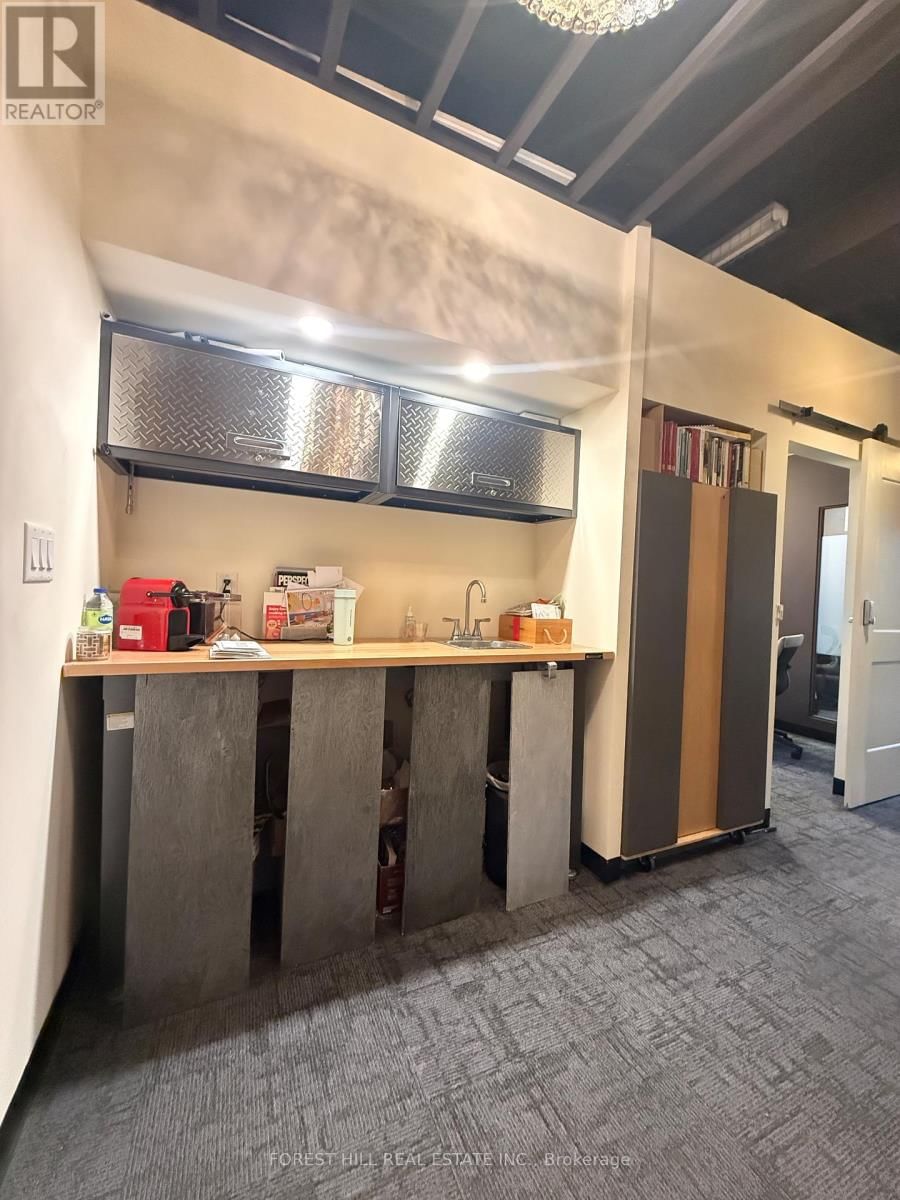 313 - 15 WELLESLEY STREET WEST Image 8