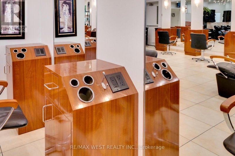 Image #1 of Business for Sale at Bayview, Toronto , Ontario