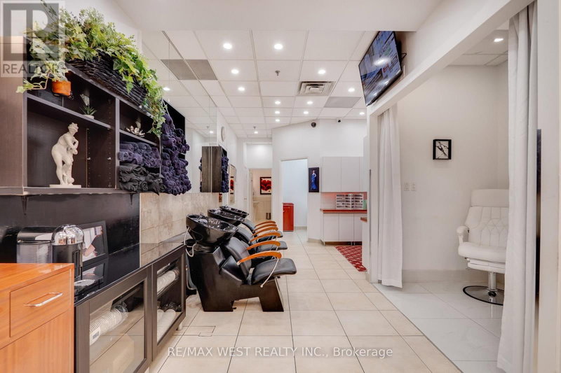 Image #1 of Business for Sale at Bayview, Toronto , Ontario