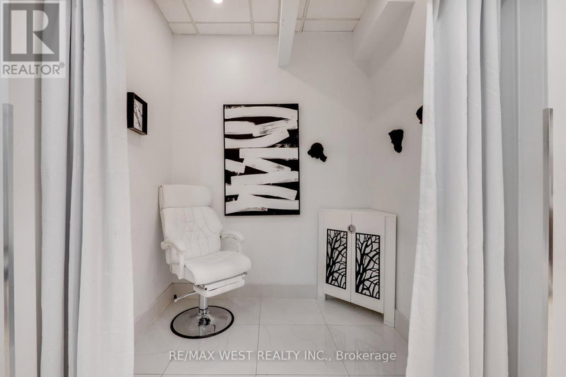 Image #1 of Business for Sale at Bayview, Toronto , Ontario