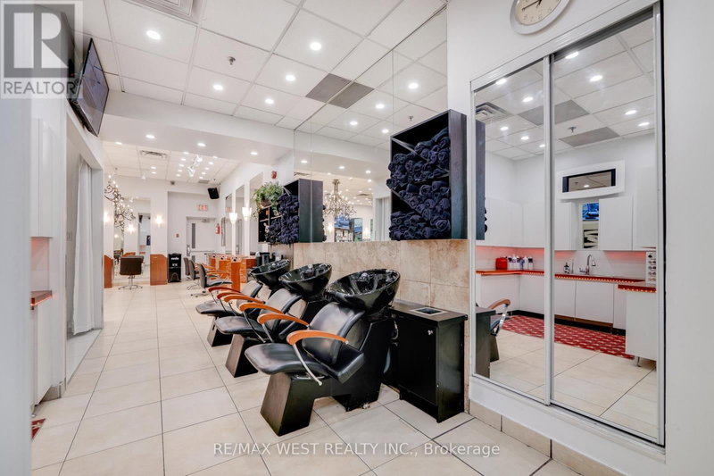 Image #1 of Business for Sale at Bayview, Toronto , Ontario