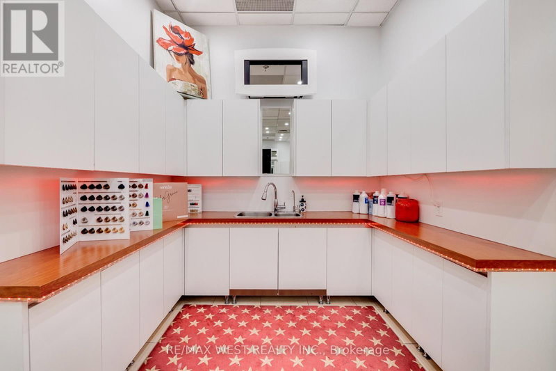 Image #1 of Business for Sale at Bayview, Toronto , Ontario