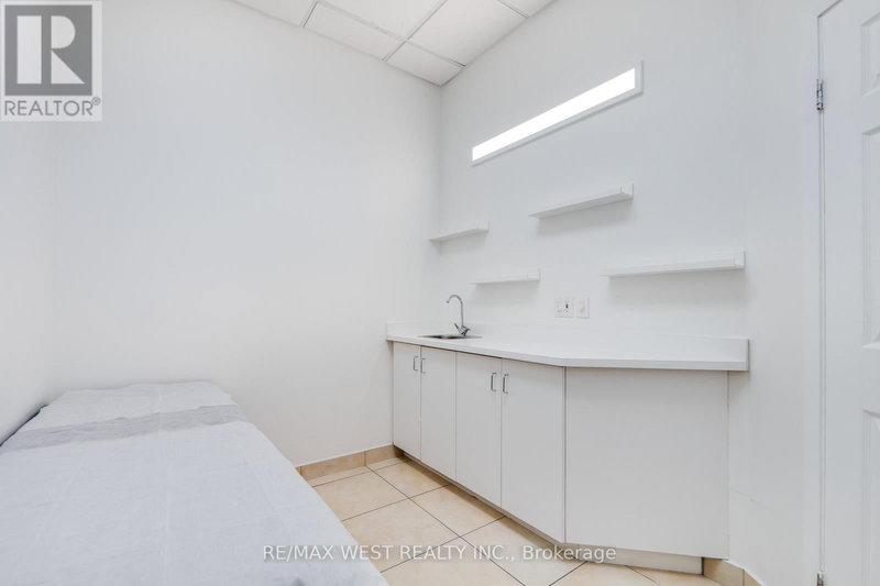 Image #1 of Business for Sale at Bayview, Toronto , Ontario