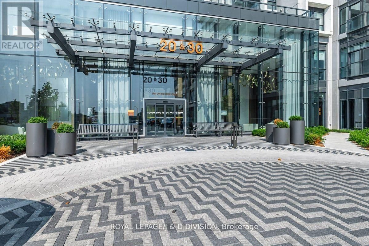 4301 - 30 INN ON THE PARK DRIVE Image 2