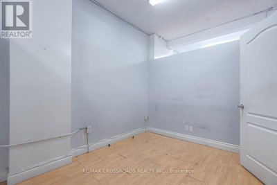 Image #1 of Commercial for Sale at Avenue, Toronto , Ontario