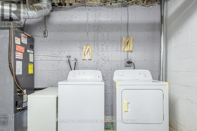 Image #1 of Commercial for Sale at Avenue, Toronto , Ontario